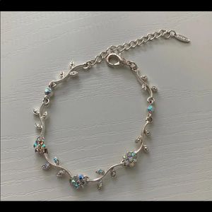 VCLM Vintage Floral Crystal Bracelet